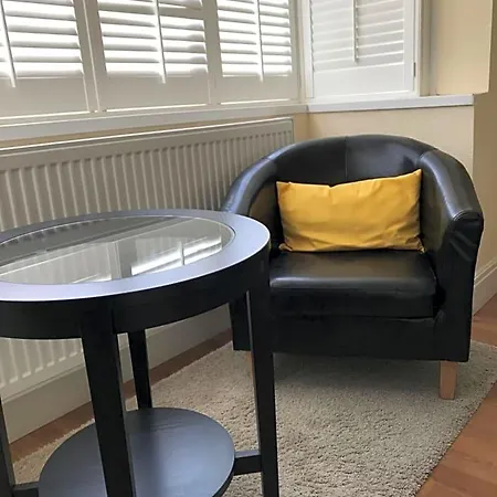 Streatham Common Bed & Breakfast-2
